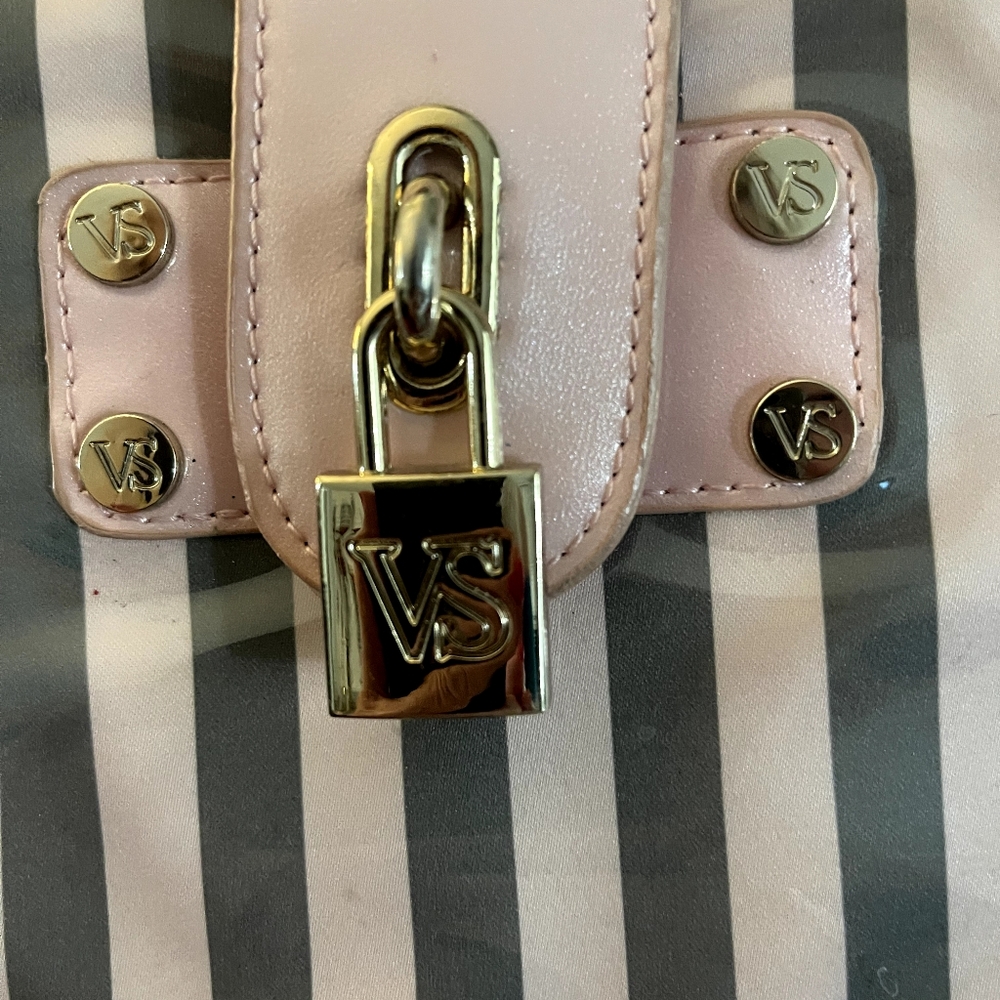 Victoria's Secret Travel Bag - Picture 2 of 7